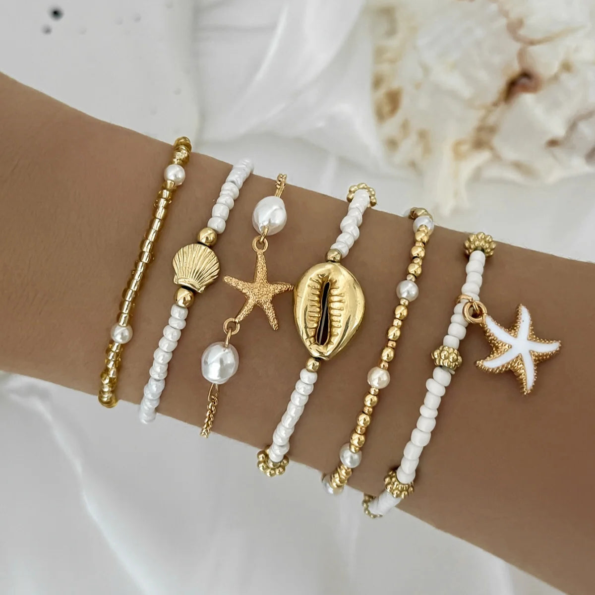 Coastal_Dream_Shell_Bracelet_Set-shell jewelry-boho style-beach outfit-boho chic style-bohemian jewelry-coastal look-beach style