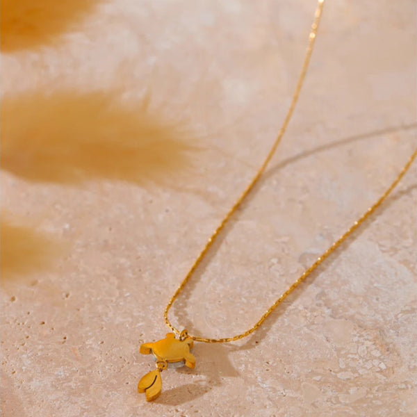 Gold_Fish_Pendant_Necklace-shell jewelry-boho style-beach outfit-boho chic style-bohemian jewelry-coastal look-beach style