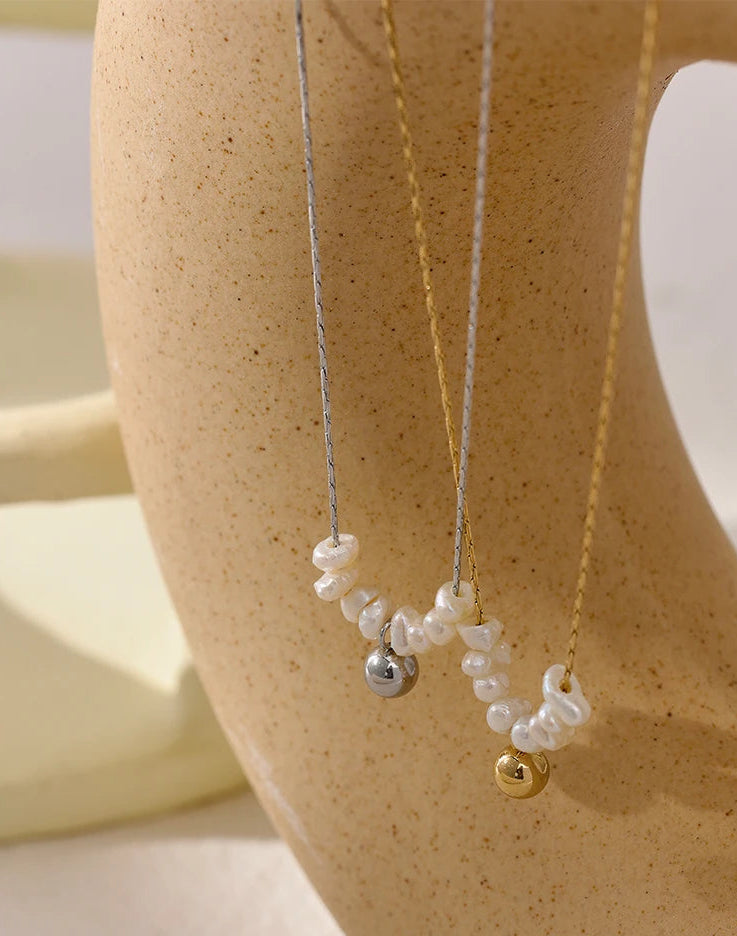 shell necklace- coastal look-beach style-shell jewerly-seashell jewelry-pearl necklace-gold pearl necklace-silver pearl necklace