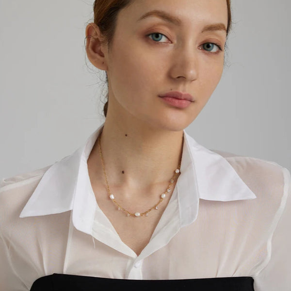 Golden_Tide_Pearl_and_Crystal_Chain_Necklace-chain neclace-pearl chain necklace-shell necklace-shell necklace-shell jewelry