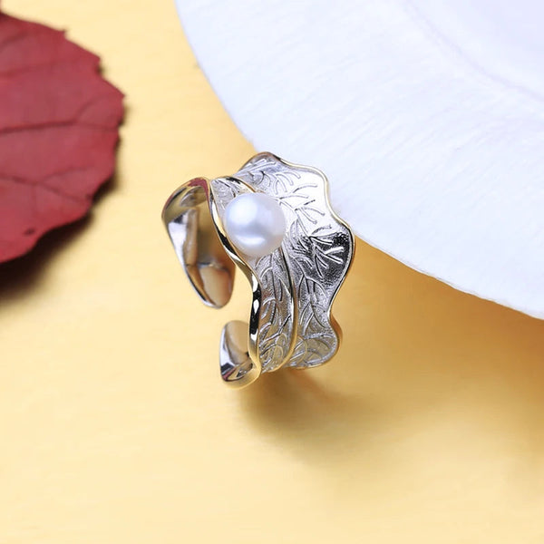 Leaf-Curve_Pearl_Ring-pearl ring-silver pearl ring-sterling silver pearl ring-white pearl ring -black pearl ring-shell ring-shell jewelry