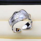 Leaf-Curve_Pearl_Ring-pearl ring-silver pearl ring-sterling silver pearl ring-white pearl ring -black pearl ring-shell ring-shell jewelry