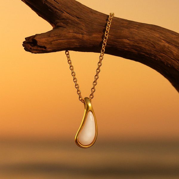 Liquid Pearl Pendant Shell Necklace-shell necklace-nacre pendant shell necklace-mother of pearl shell necklace-mother of pearl pendant-gold necklace-chain necklace