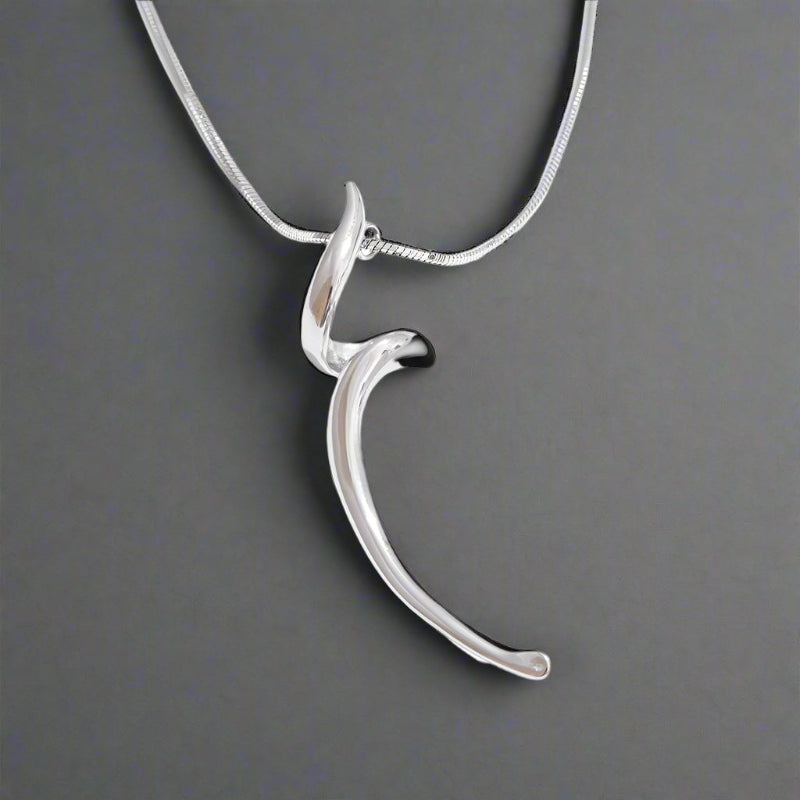 Sculptural_Flow_Pendant_Necklace-shell necklace-beach vibe-beach outfit-beach jewelry-shell jewelry- boho chic style