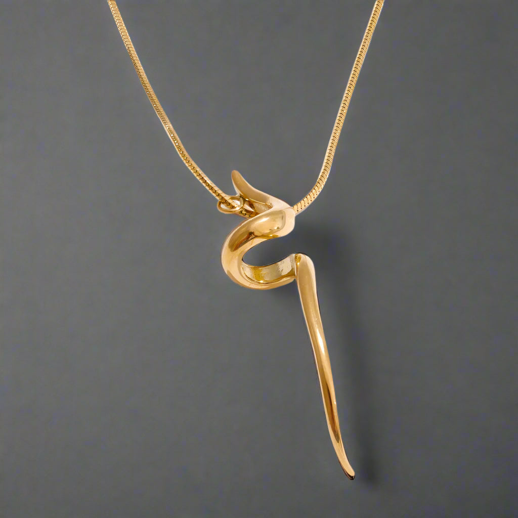 Sculptural_Flow_Pendant_Necklace-shell necklace-beach vibe-beach outfit-beach jewelry-shell jewelry- boho chic style