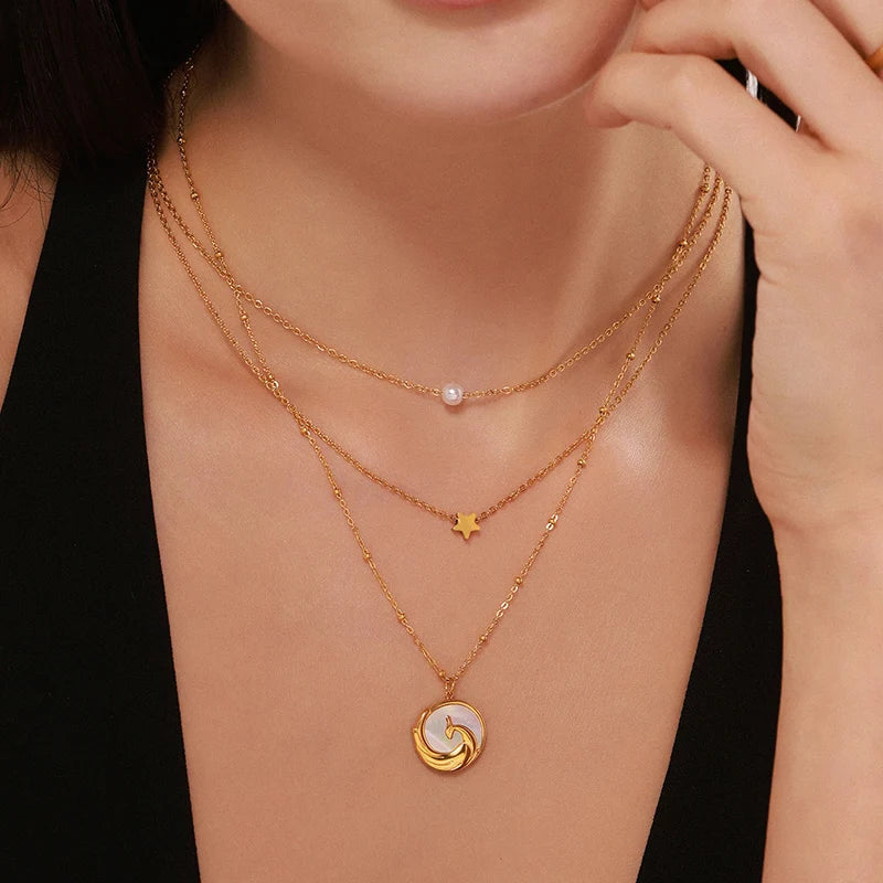 Shell Pendant Necklace with White Seashell Inlay