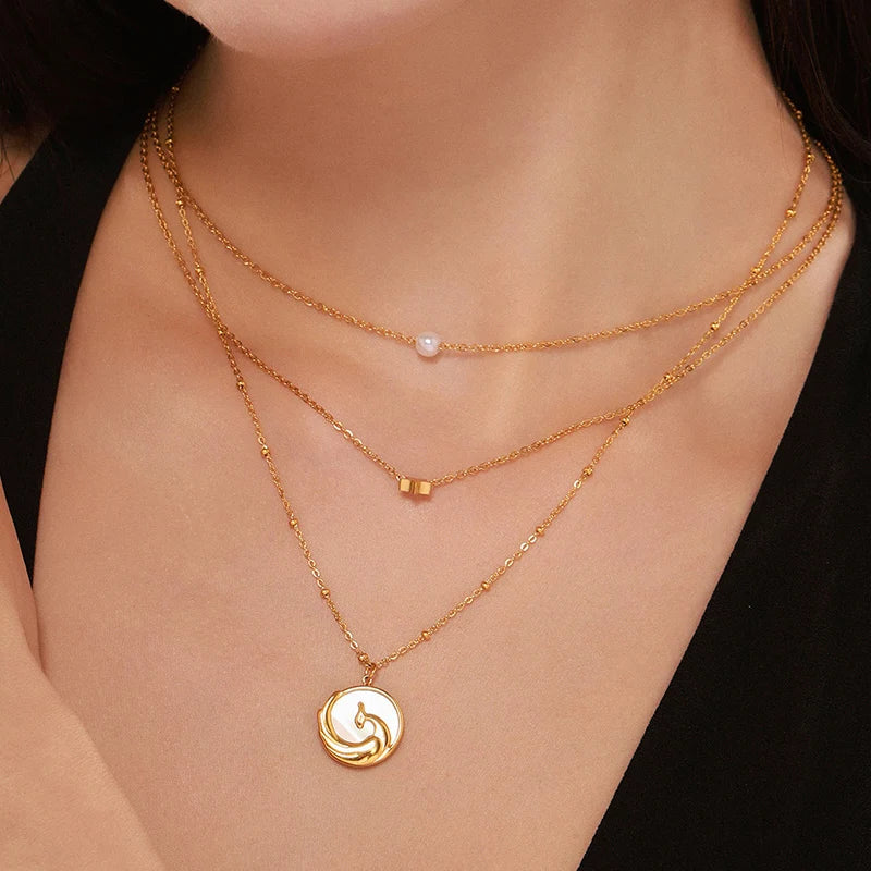 Shell Pendant Necklace with White Seashell Inlay