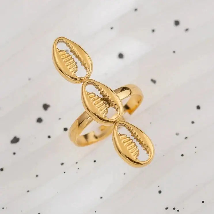 Cowrie Charm Open Ring-golden owrie ring-gold cowrie ring-shell ring-shell jewelry-beach outfit ring-beach style-boho style-bohemian jewelry