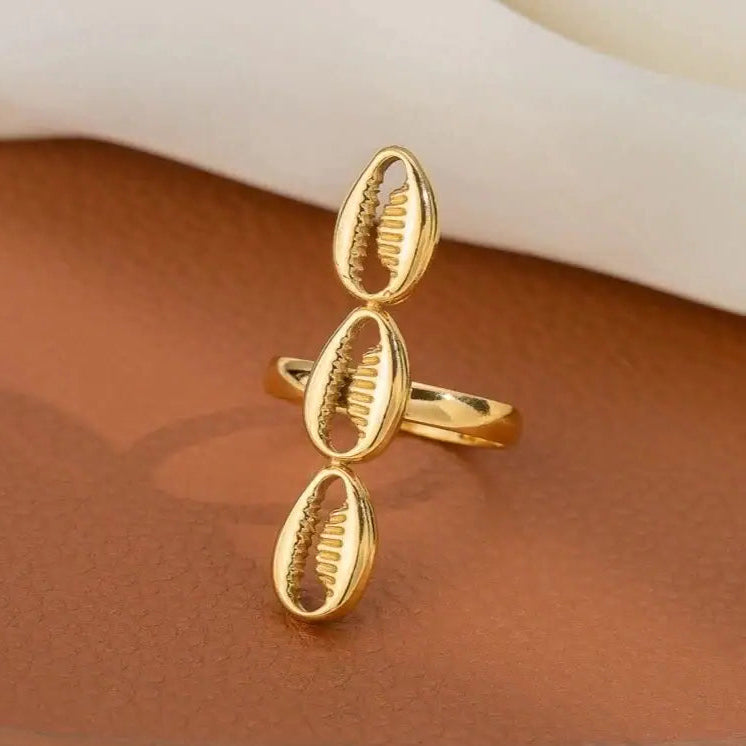 Cowrie Charm Open Ring-golden owrie ring-gold cowrie ring-shell ring-shell jewelry-beach outfit ring-beach style-boho style-bohemian jewelry
