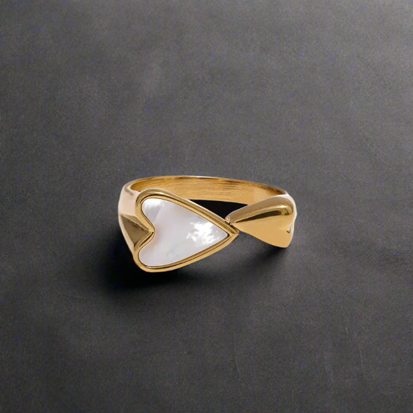 Gold Heart Shell Inlay Ring-gold mother of pearl ring-heart nacre shell ring-nacre shell ring-shell ring-shell jewelry-beach outfit ring-beach style-boho style-bohemian jewelry-wedding style ring