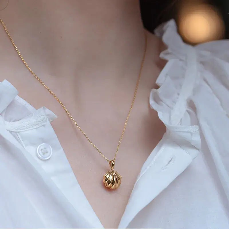 Gold Plated Shell Charm-Shell Charms-shell jewelry-shell pendants-boho chic style-bohemian jewelry-beach outfit jewelry