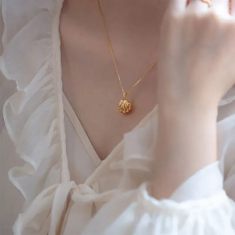 Gold Plated Shell Charm-Shell Charms-shell jewelry-shell pendants-boho chic style-bohemian jewelry-beach outfit jewelry