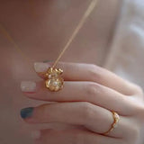Gold Plated Shell Charm-Shell Charms-shell jewelry-shell pendants-boho chic style-bohemian jewelry-beach outfit jewelry