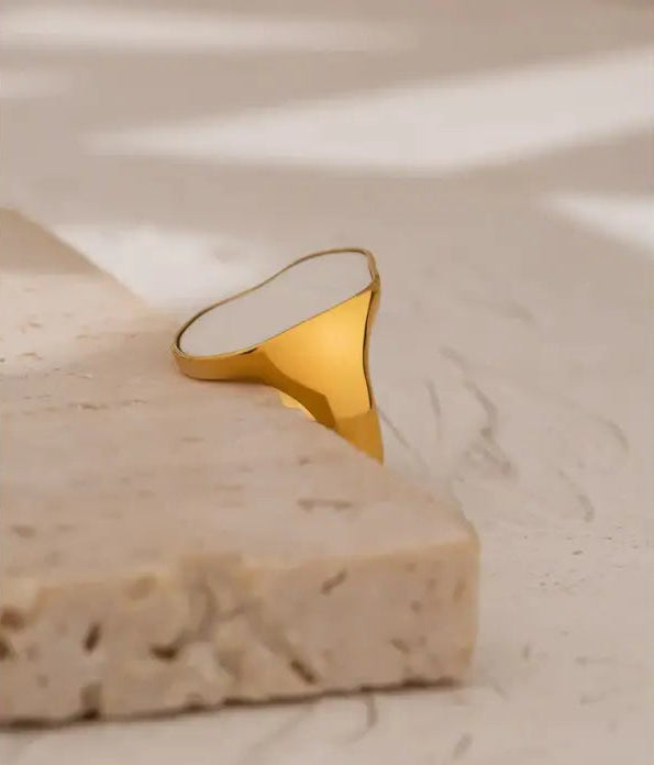 Gold Signet Shell Ring-mother of pearl golden shell ring-nacre shell ringGold Signet Shell Ring-mother of pearl golden shell ring-nacre shell ring-shell ring-shell jewelry-beach outfit ring-beach style-boho style-bohemian jewelry-wedding style ring