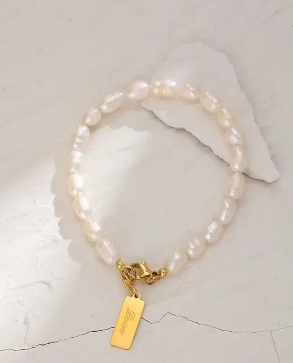 love-tag-pearl-bracelet-Pearl bracelet-shell bracelet-shell jewelry-boho chic jewelry-boho chic style