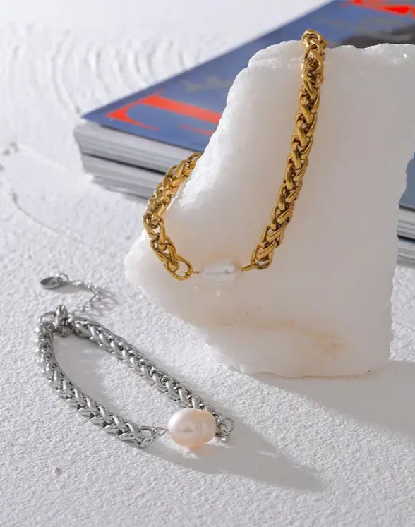 Minimalist Pearl Accent Twist Bracelet-pearl bracelet-shell bracelet-shell jewelry-boho chic bracelet