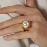 Modern Pearl Orbit Ring-golden pearl ring-pearl ring-shell ring-shell jewelry-beach outfit ring-beach style-boho style-bohemian jewelry-wedding style ring