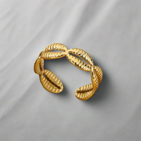Multi Shell Gold Ring - cowri shell ring -gold cowri ring-shell ring-shell jewelry-beach outfit ring-beach style-boho style-bohemian jewelry-wedding style ring
