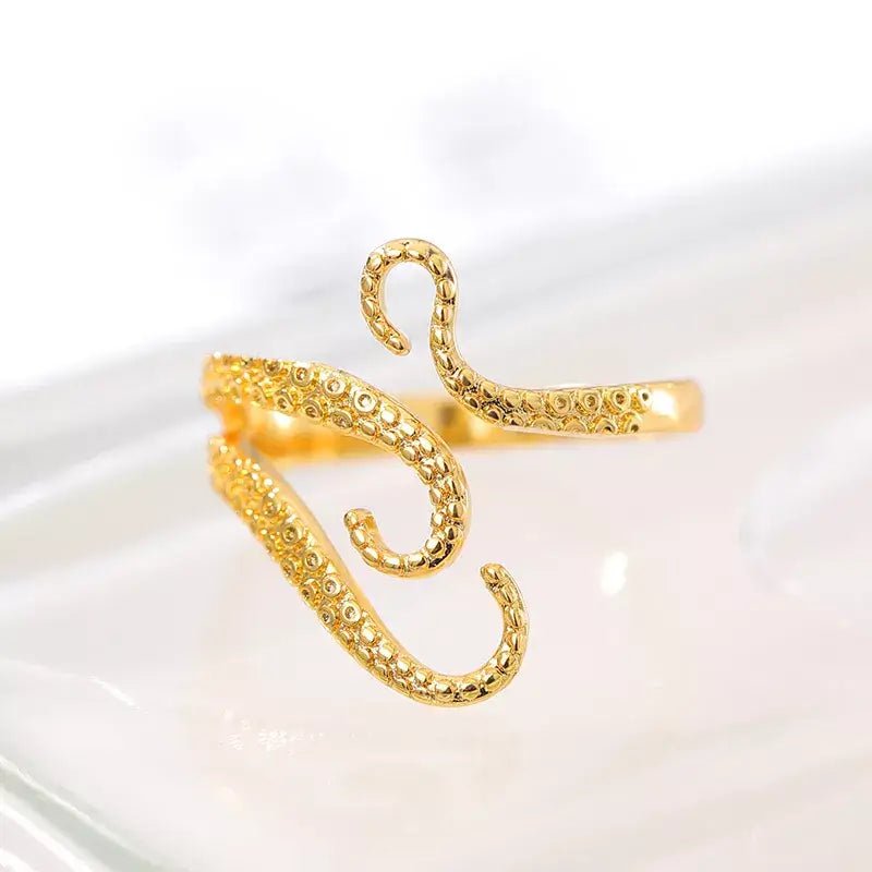 octopus-tentacle-filigree-ring-golden octopus ring-shell ring-starfish ring-shell jewelry-beach outfit ring-beach style-boho style-bohemian jewelry