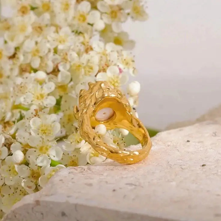 Pearl Ring-chic shell ring-gold plated pearl ring-pearl ring--shell ring-shell jewelry-beach outfit ring-beach style-boho style-bohemian jewelry-wedding style ring