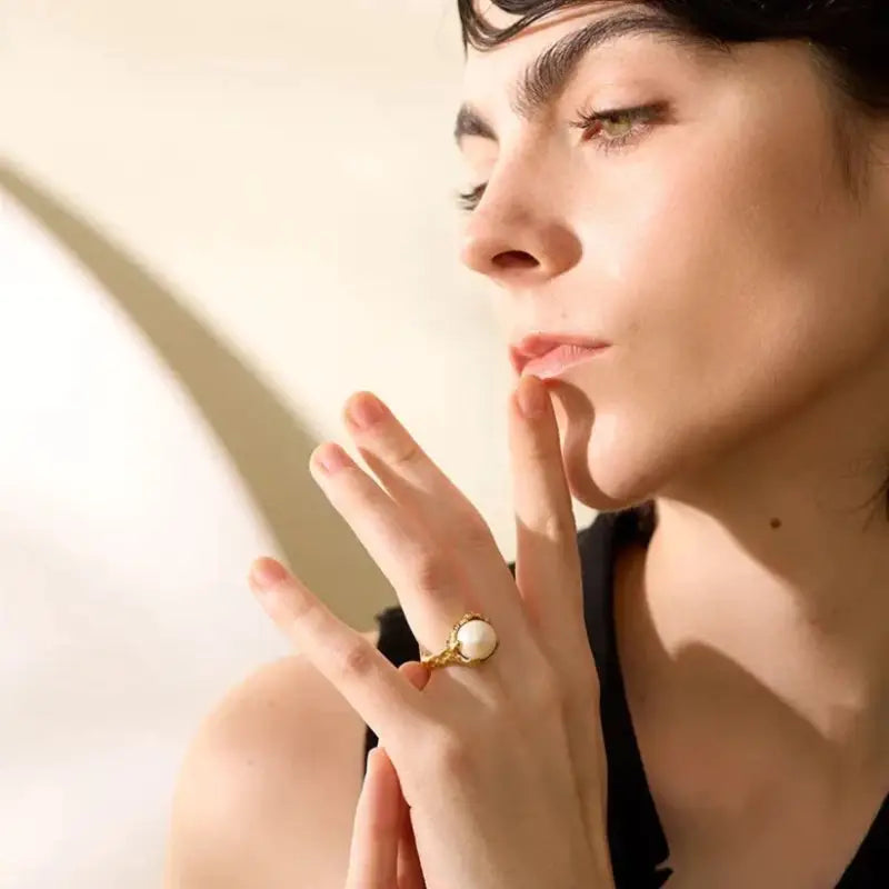 Pearl Ring-chic shell ring-gold plated pearl ring-pearl ring--shell ring-shell jewelry-beach outfit ring-beach style-boho style-bohemian jewelry-wedding style ring