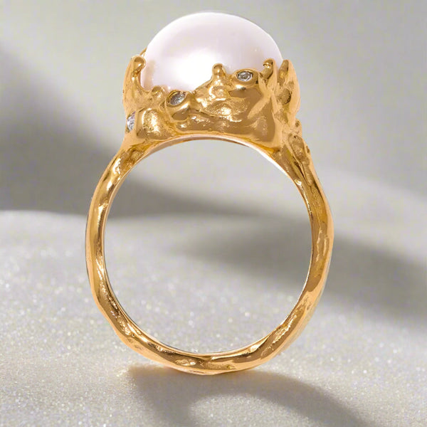 Pearl Ring-chic shell ring-gold plated pearl ring-pearl ring--shell ring-shell jewelry-beach outfit ring-beach style-boho style-bohemian jewelry-wedding style ring