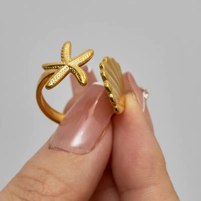golden starfish and clamshell ring-shell ring-shell jewelry-beach outfit ring-beach style-boho style-bohemian jewelry