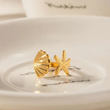 golden starfish and clamshell ring-shell ring-shell jewelry-beach outfit ring-beach style-boho style-bohemian jewelry