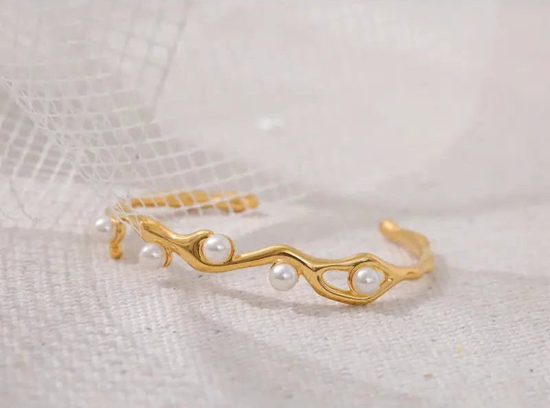 Wave Crest Pearl Bracelet-shell bracelet-shell jewelry-pearl bracelet-seashell bracelet