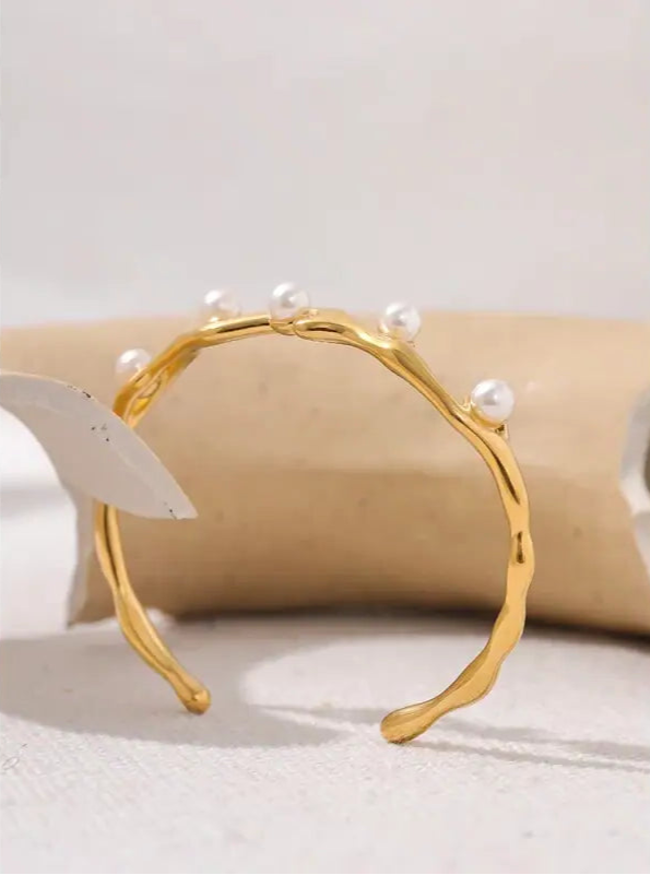 Wave Crest Pearl Bracelet-shell bracelet-shell jewelry-pearl bracelet-seashell bracelet