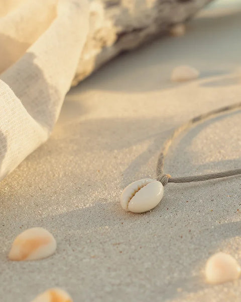 Beach Shell Necklace: How to Choose the One That Feels Like Yours
