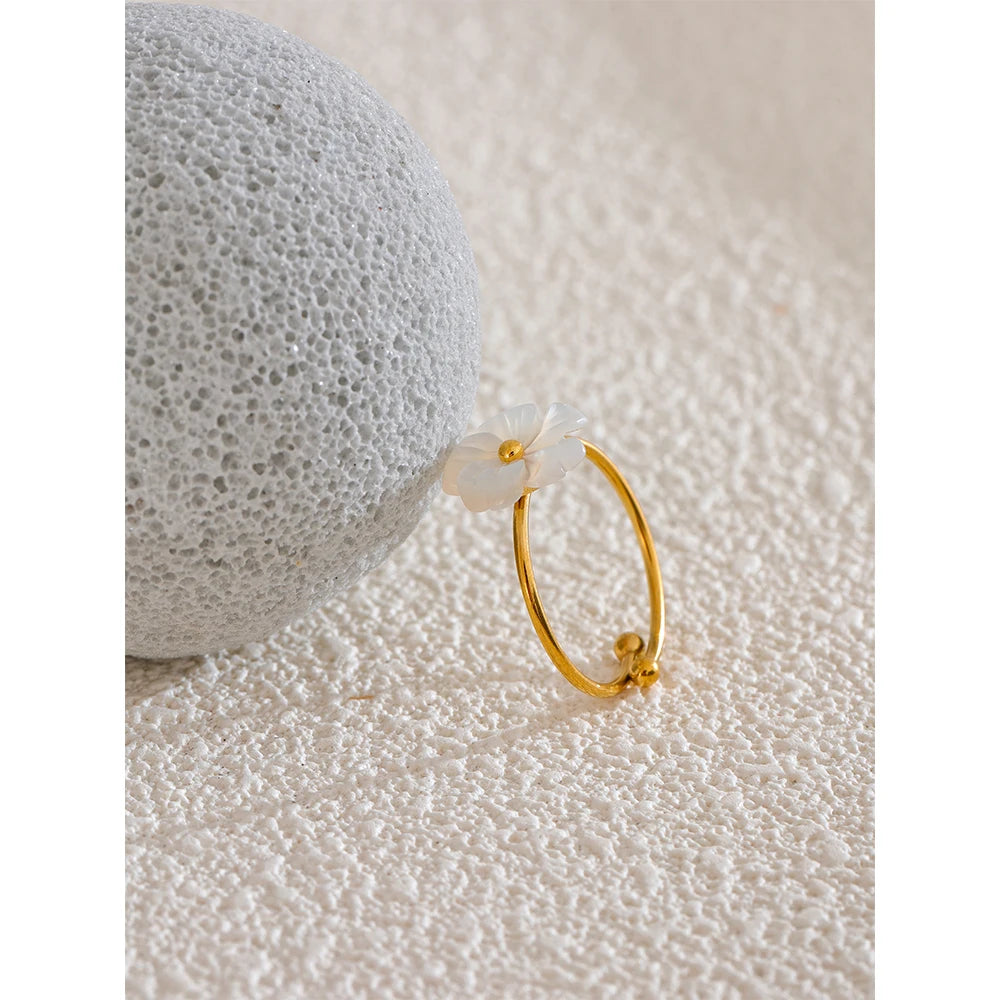 Tahitian Bloom Shell Ring