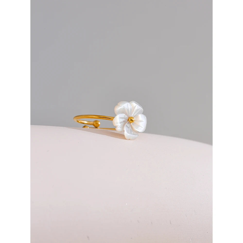 Tahitian Bloom Shell Ring