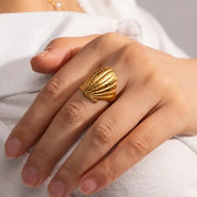 Clamshell Essence Ring-golden shell ring