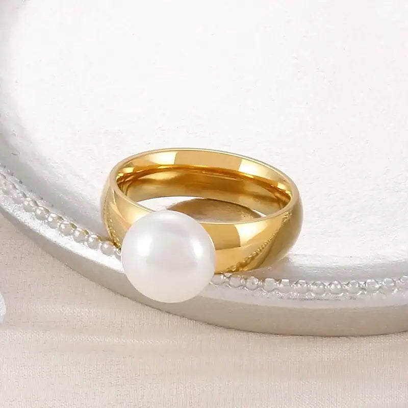 classic-gold-pearl-solitaire-ring-pearl ring-shell ring-shell jewelry-beach outfit ring-beach style-boho style-bohemian jewelry-wedding style ring

