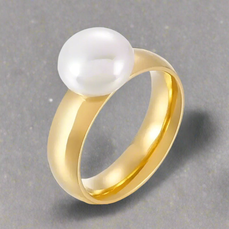 Classic Gold Pearl Solitaire Ring – Timeless Elegance – ShellVibe©