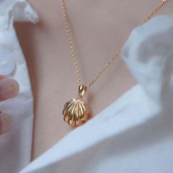 Gold Plated Shell Charm-Shell Charms-shell jewelry-shell pendants-boho chic style-bohemian jewelry-beach outfit jewelry