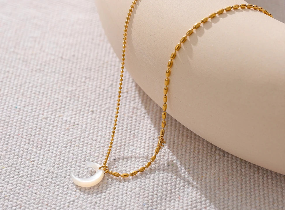 golden shell moon necklace-shell necklace-moon pendant necklace-gold necklace-