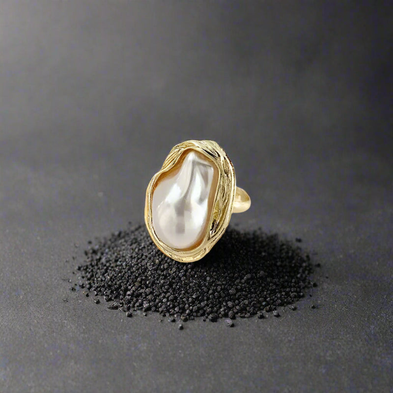 Heterotypic Pearl Ring - geometric pearl ring-pearl ring-golden pearl ring-gold shell ring-shell jewelry-beach outfit ring-beach style-boho style-bohemian jewelry-wedding style ring