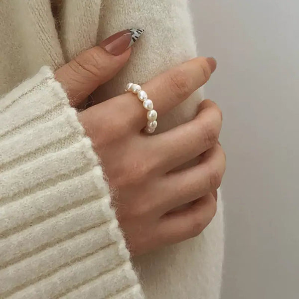 Minimalist Pearl Elegance Ring-beaded pearl ring-pearl ring--shell ring-shell jewelry-beach outfit ring-beach style-boho style-bohemian jewelry-wedding style ring