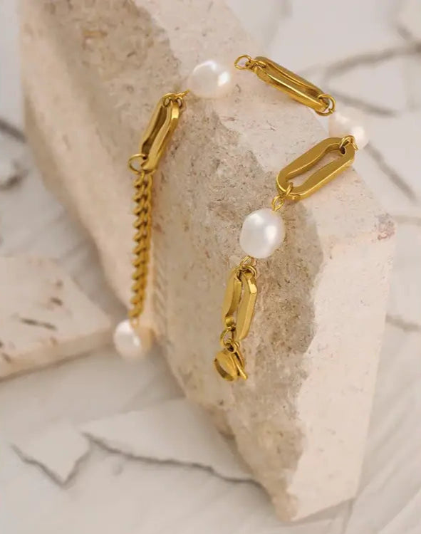 pearl-link-chain-bracelet-Pearl bracelet-shell bracelet-shell jewelry-boho chic jewelry-boho chic style