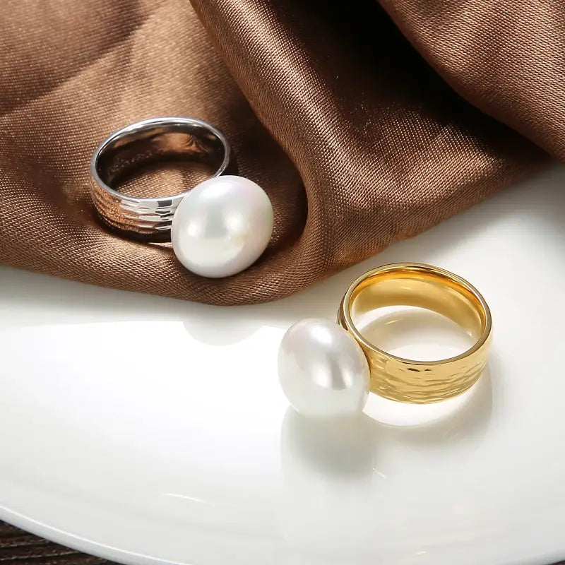 Radiant Pearl Groove Ring