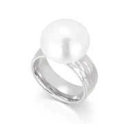 Radiant Pearl Groove Ring-radiant-pearl-groove-ring-gold-Golden solitaire pearl ring-shell ring-silver pearl ring-black groove pearl ring