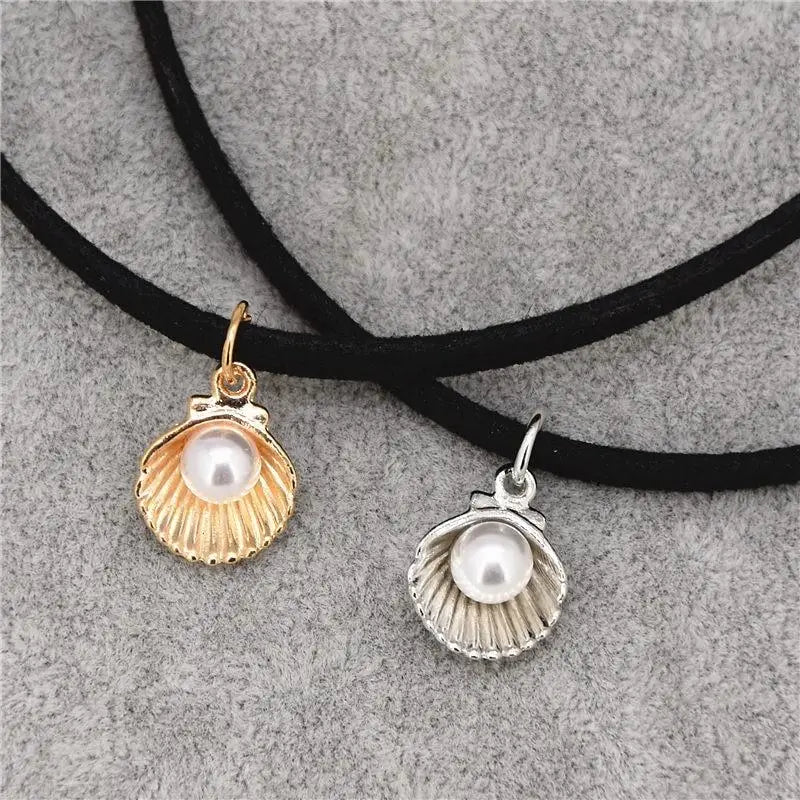 Scallop Shell Choker Necklace