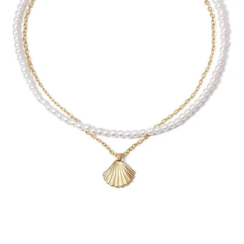 White Seashell Necklace with Pearls and Golden Pendant