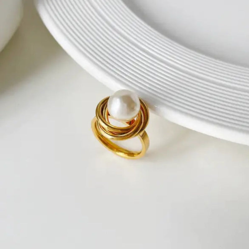 Wrapped Pearl Rin-golden pearl ring-shell ring-shell jewelry-beach outfit ring-beach style-boho style-bohemian jewelry-wedding style ring

