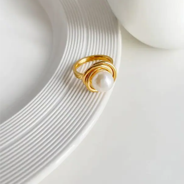 Wrapped Pearl Rin-golden pearl ring-shell ring-shell jewelry-beach outfit ring-beach style-boho style-bohemian jewelry-wedding style ring
