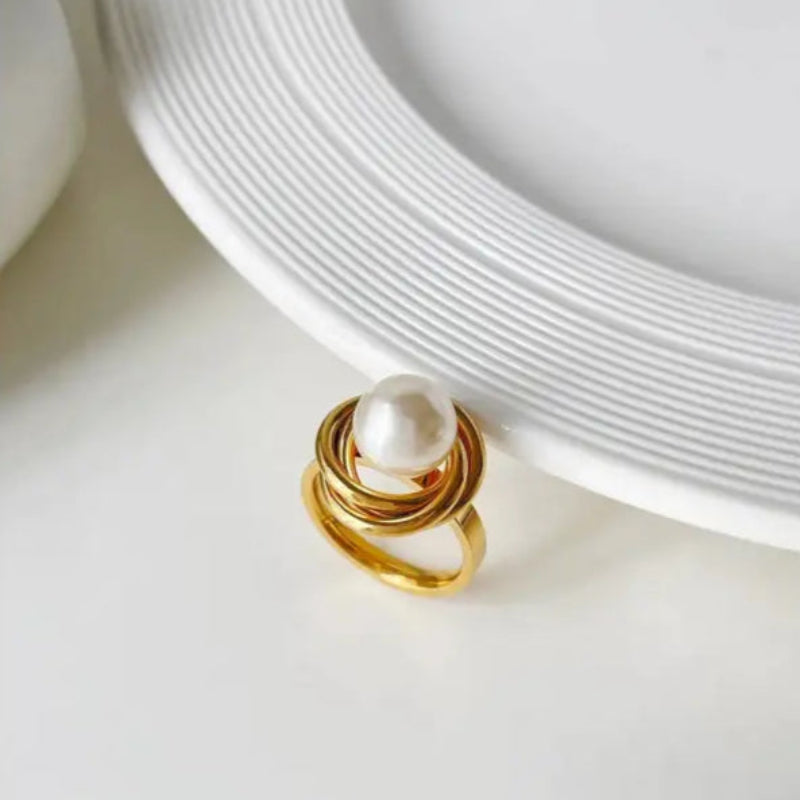 Wrapped Pearl Rin-golden pearl ring-shell ring-shell jewelry-beach outfit ring-beach style-boho style-bohemian jewelry-wedding style ring
